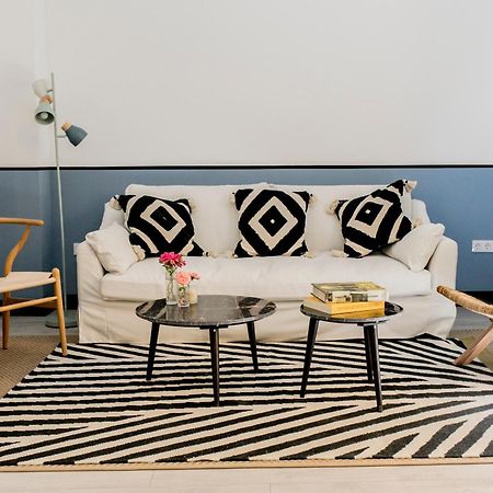 סביליה Pasaje Zamora Apartamentos חדר תמונה