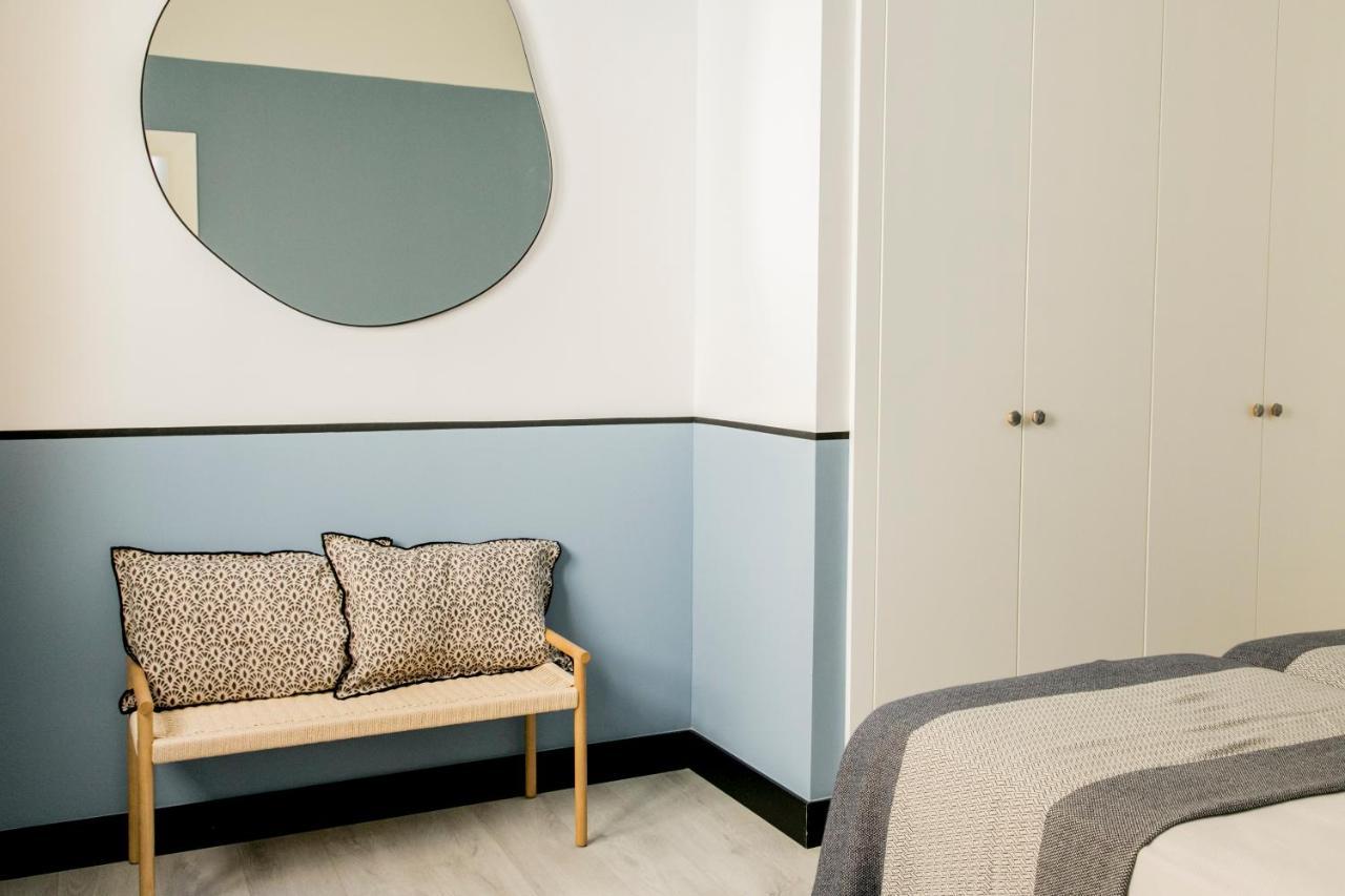 סביליה Pasaje Zamora Apartamentos חדר תמונה