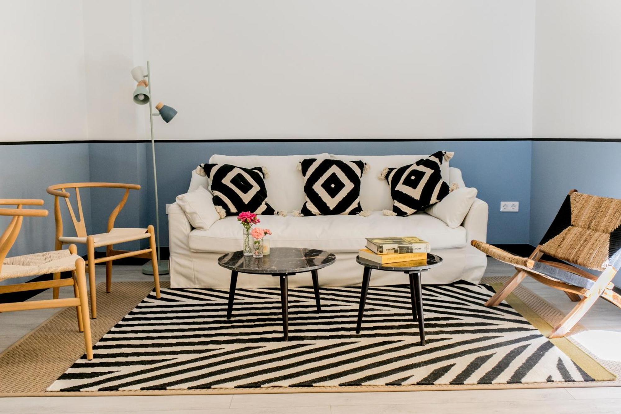 סביליה Pasaje Zamora Apartamentos חדר תמונה